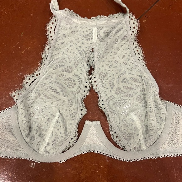 Victoria’s secret Sage green bralette - Picture 2 of 5